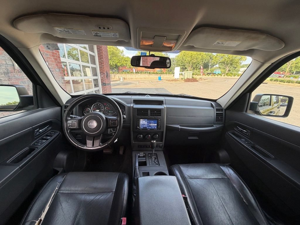Used 2012 Jeep Liberty Sport AWD/4WD image 29
