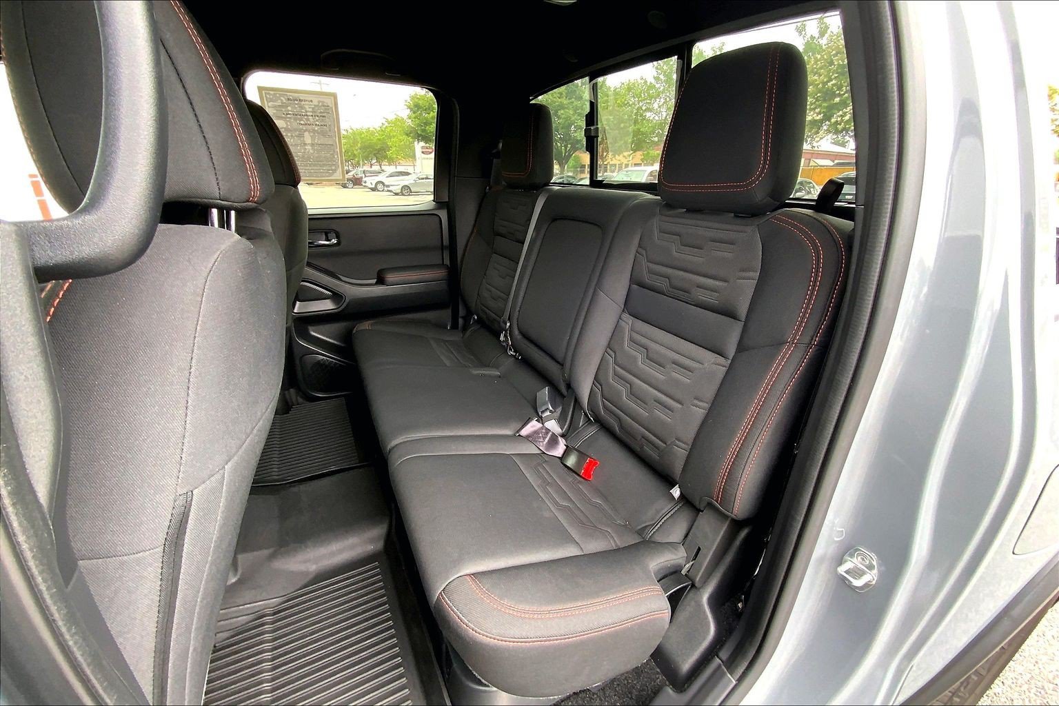 Used 2023 Nissan Frontier PRO-4X w/ Pro Convenience Package AWD/4WD image 30