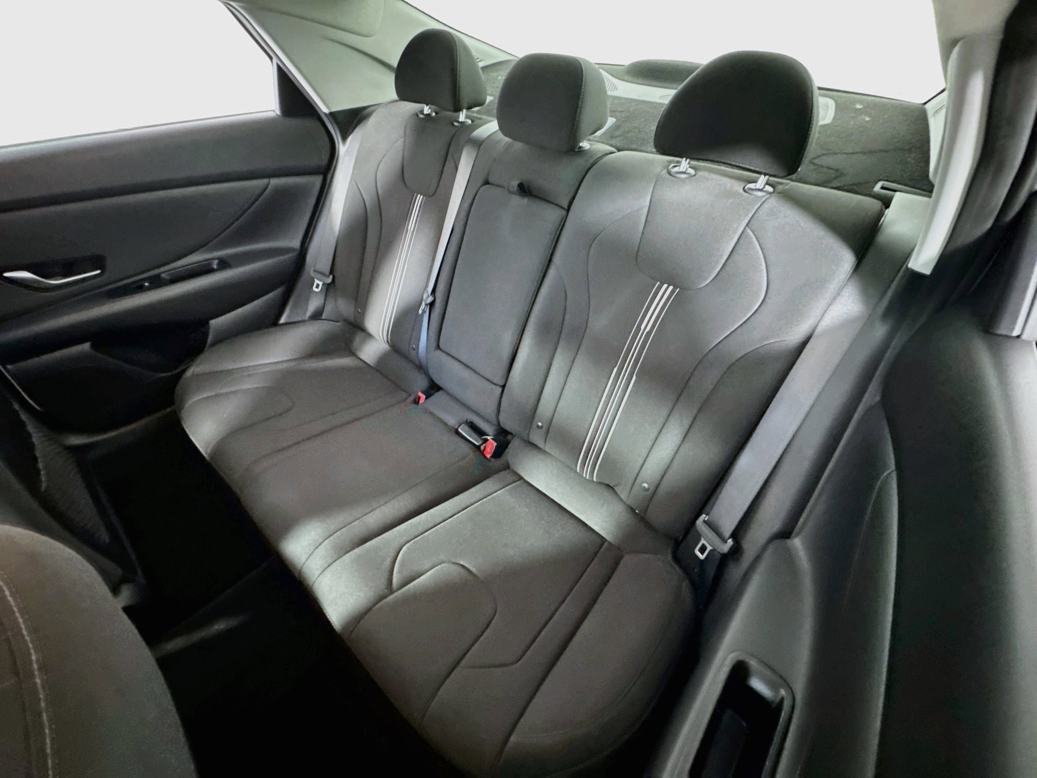 Used 2021 Hyundai Elantra SEL w/ Convenience + Premium Package FWD image 24