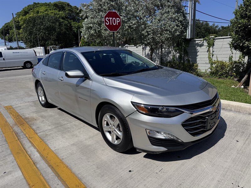 Used 2022 Chevrolet Malibu LT FWD image 3