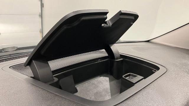 Used 2017 Chevrolet Traverse LT image 30