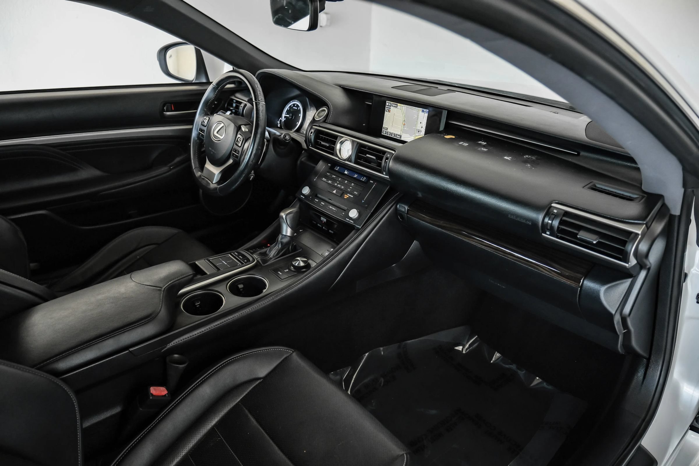 Used 2016 Lexus RC 350 w/ Luxury Package RWD image 14