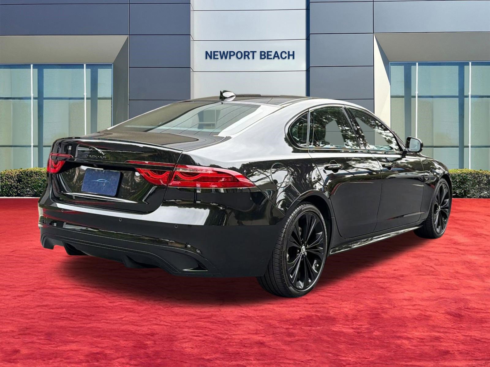 Used 2024 Jaguar XF R-Dynamic SE image 9
