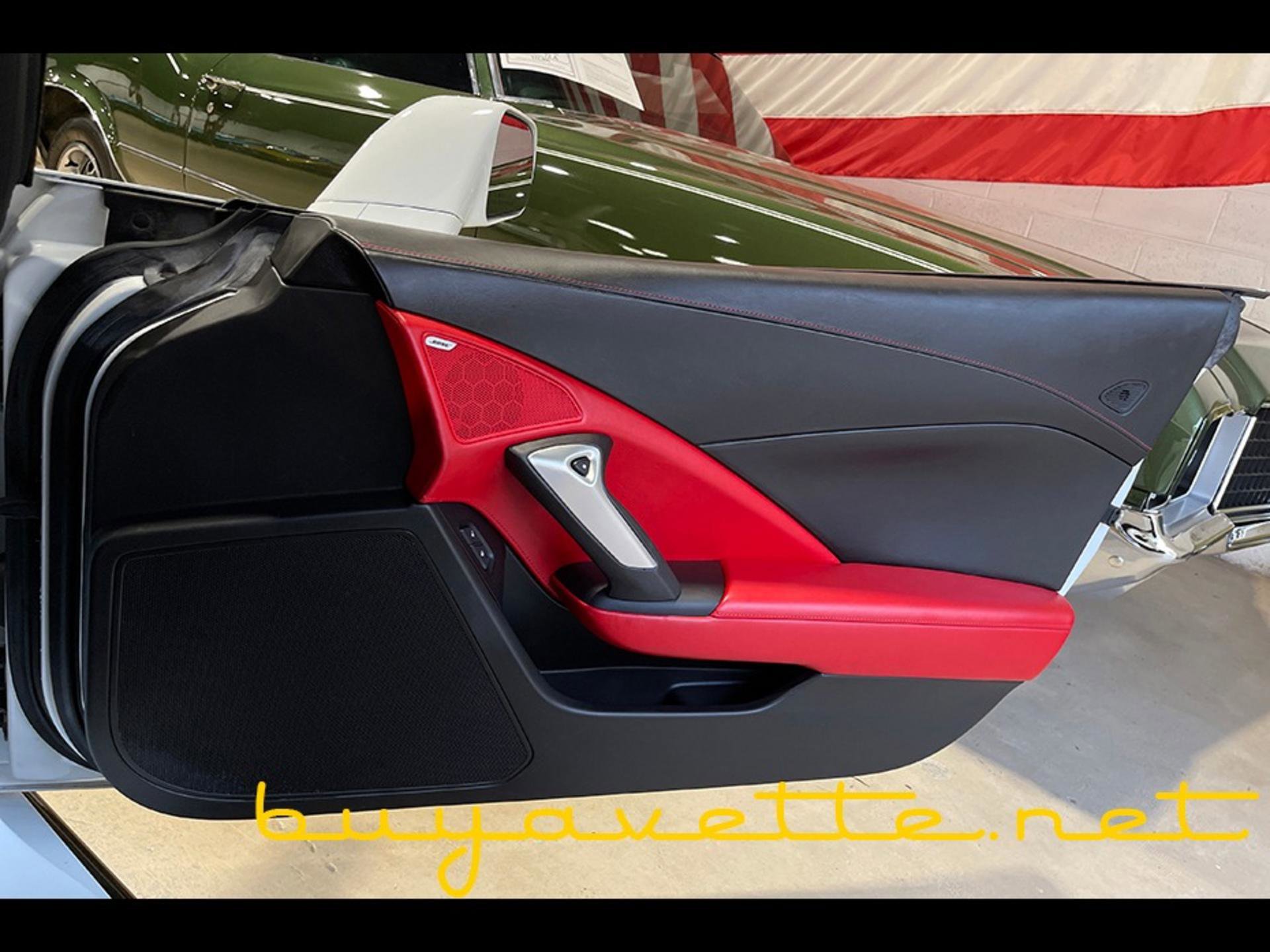 Used 2016 Chevrolet Corvette Z06 w/ 3LZ Preferred Equipment Group image 21