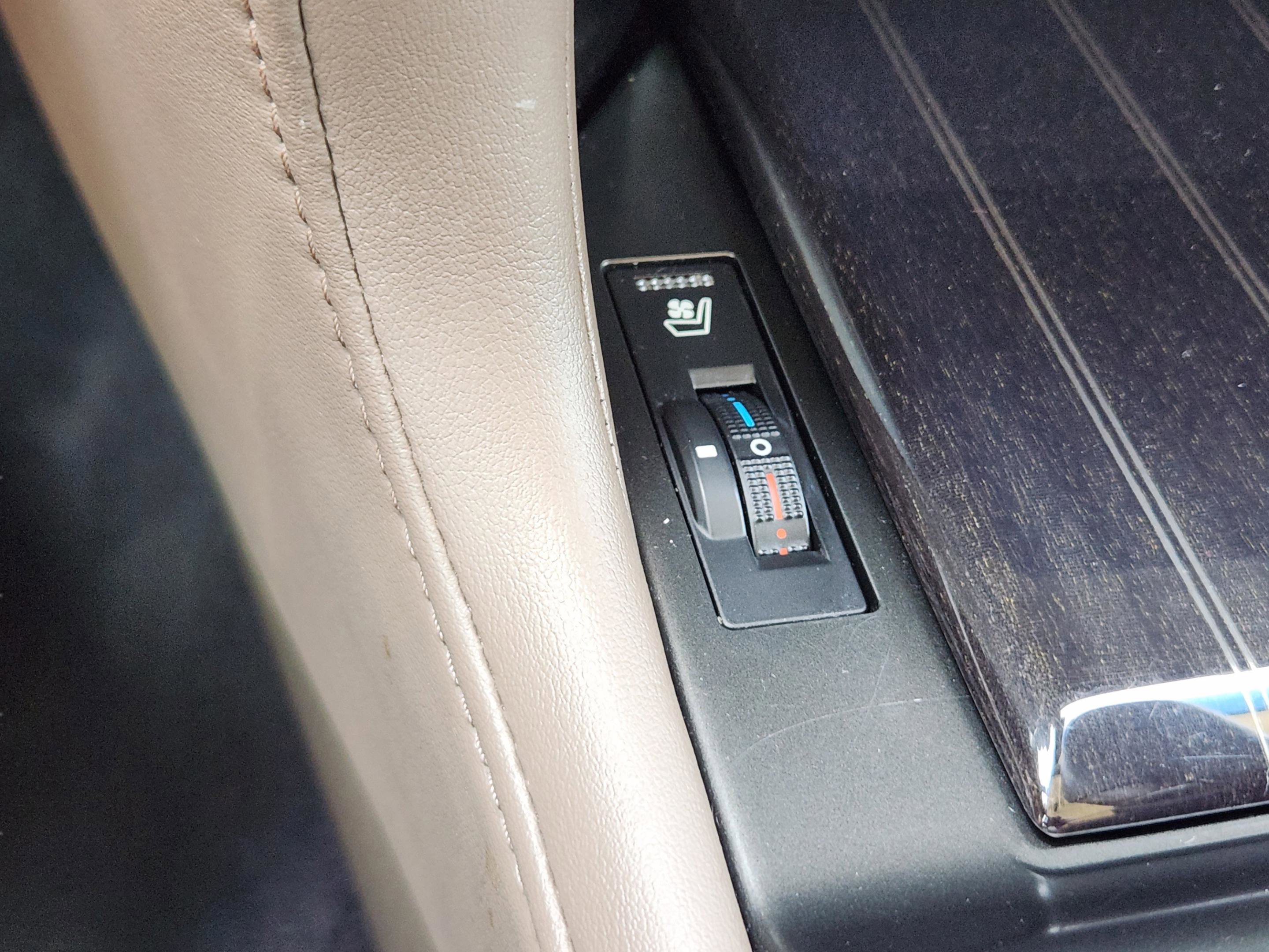 Used 2022 Lexus GX 460 Premium w/ Premium Plus Package AWD/4WD image 16