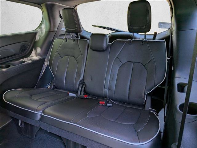 New 2026 Chrysler Pacifica Limited w/ S Appearance Package AWD/4WD image 18