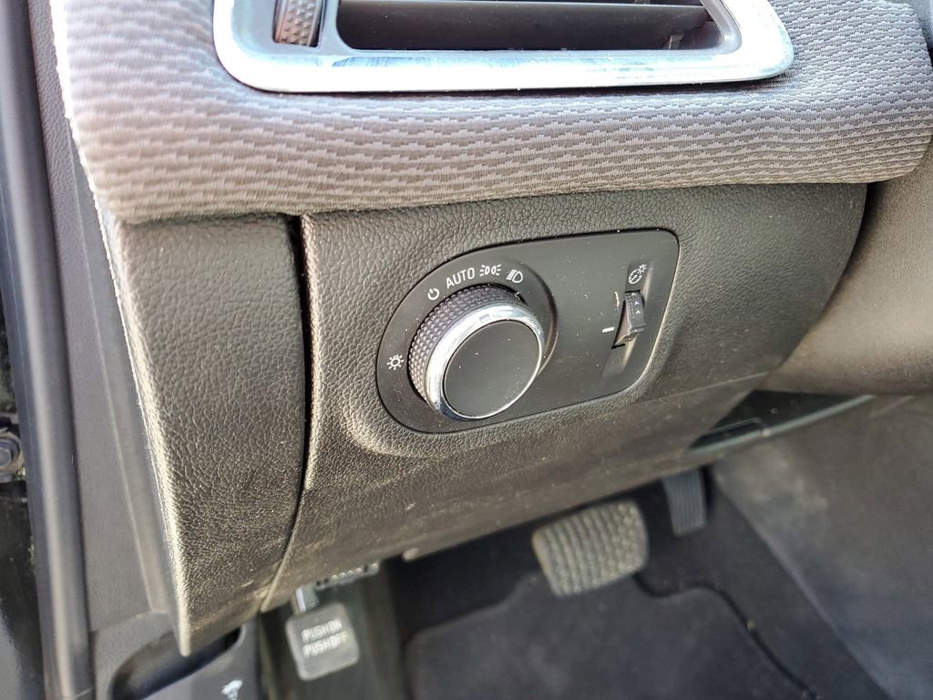 Used 2019 Chevrolet Cruze Diesel image 9