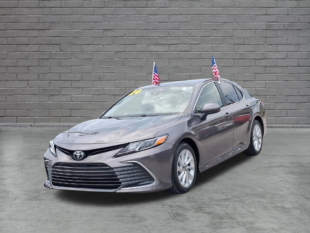 Used 2024 Toyota Camry LE FWD image 3