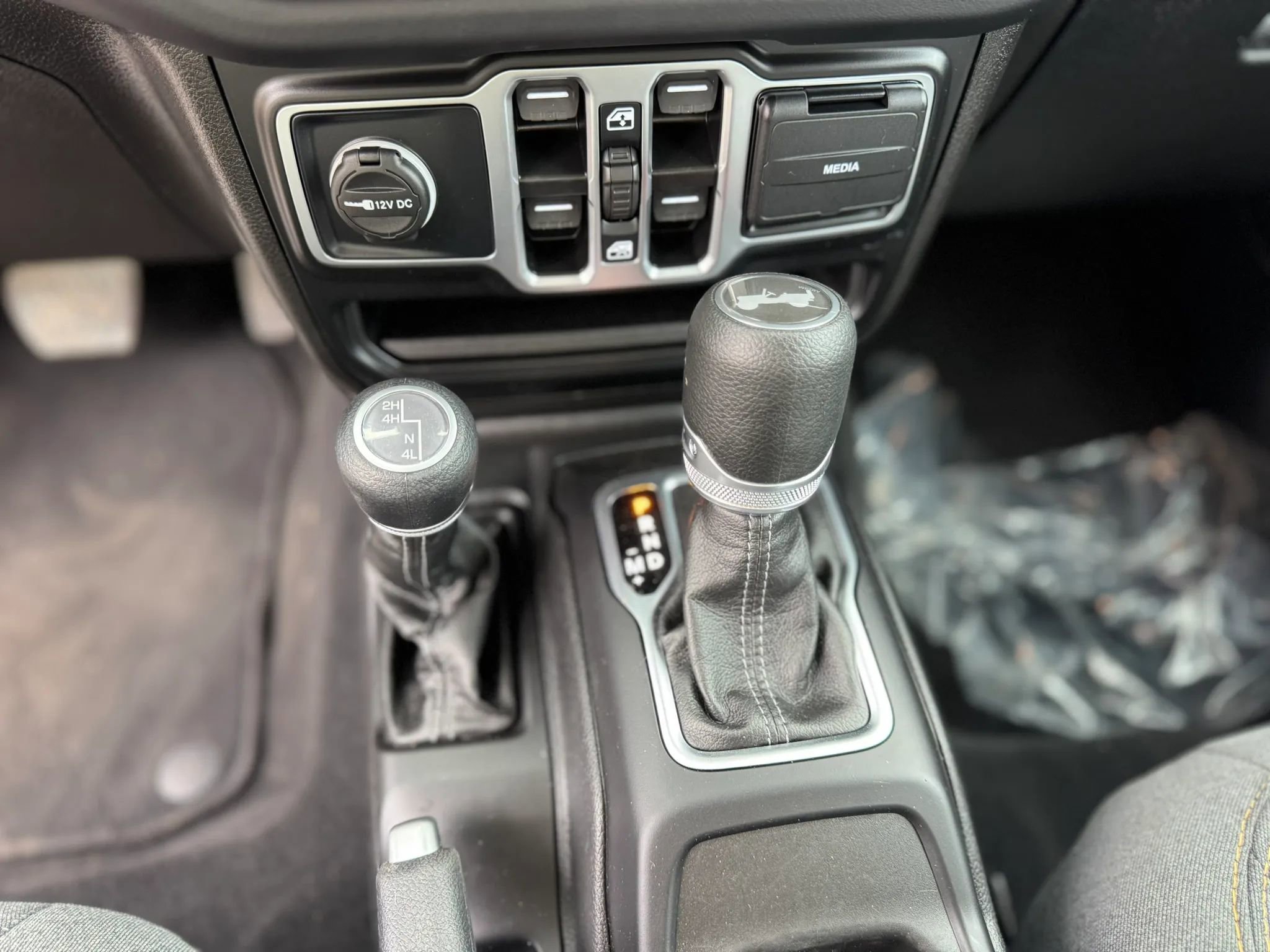 Used 2025 Jeep Wrangler Unlimited Sahara image 19