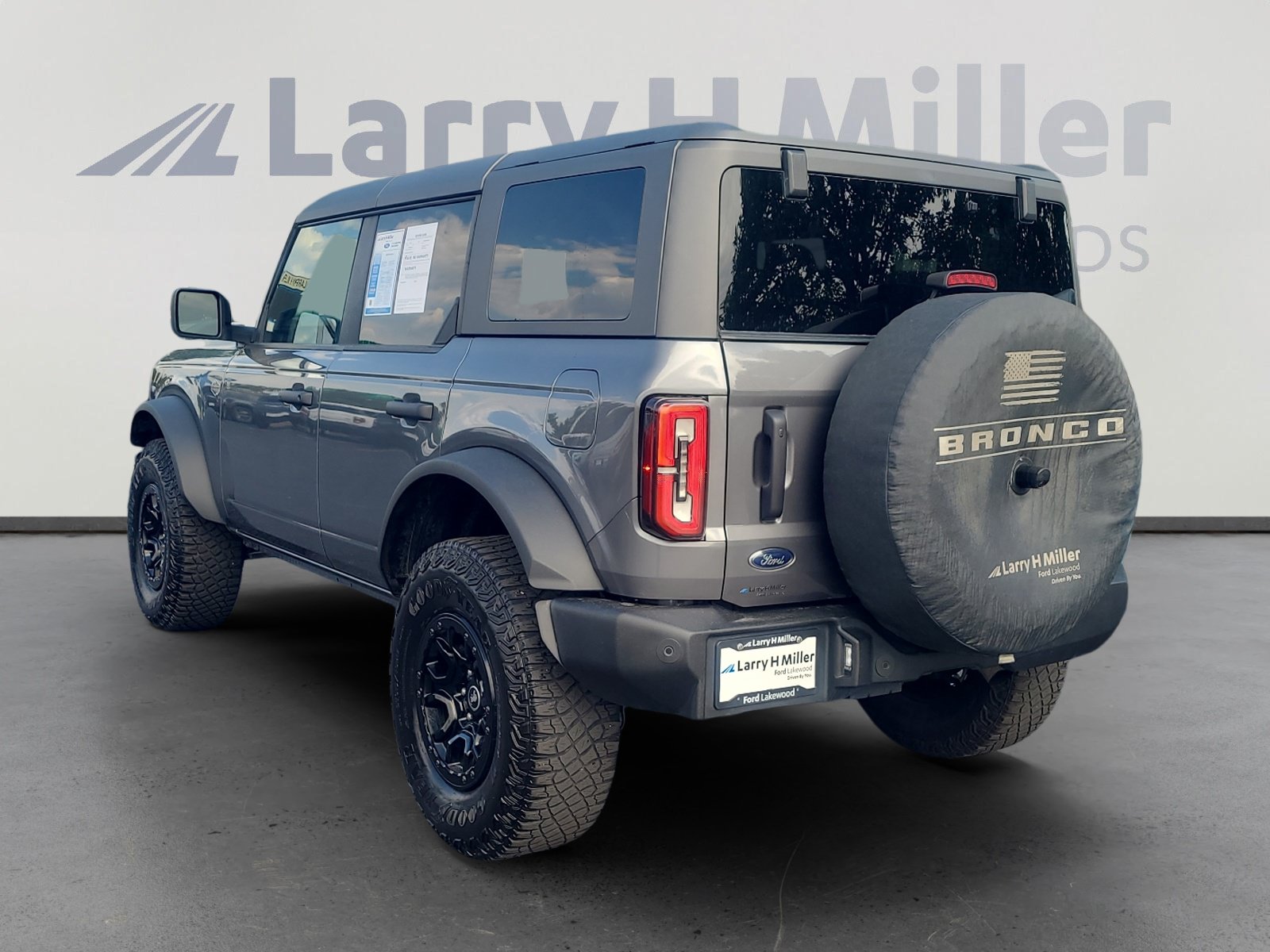 Certified 2024 Ford Bronco Wildtrak AWD/4WD image 3