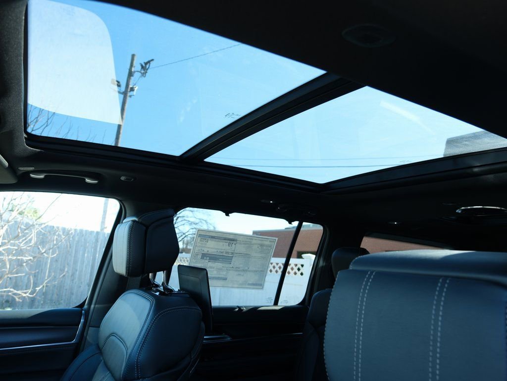 New 2026 Jeep Grand Wagoneer Summit w/ Rear Seat Video Group I image 18