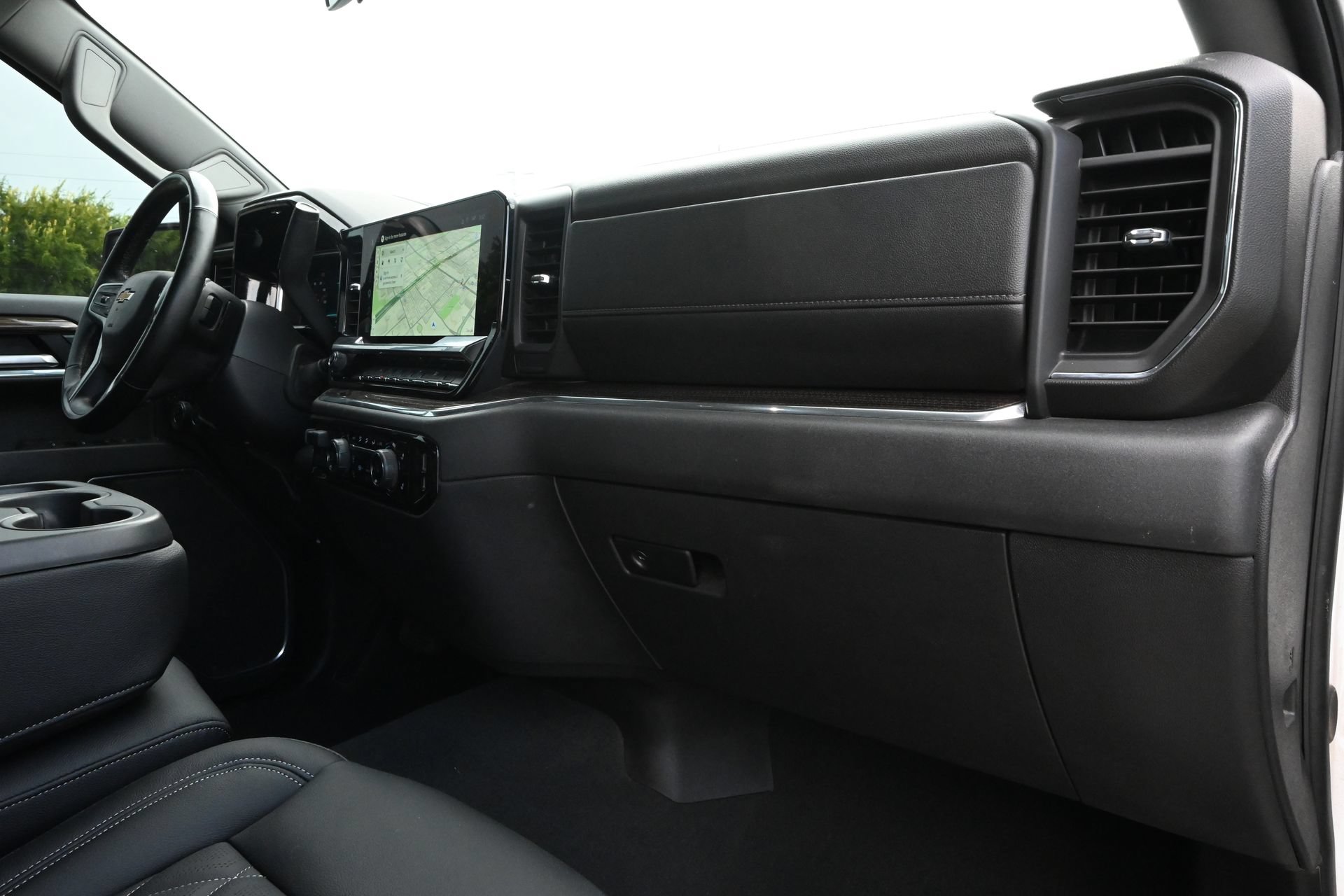 Used 2025 Chevrolet Silverado 1500 LT AWD/4WD image 25