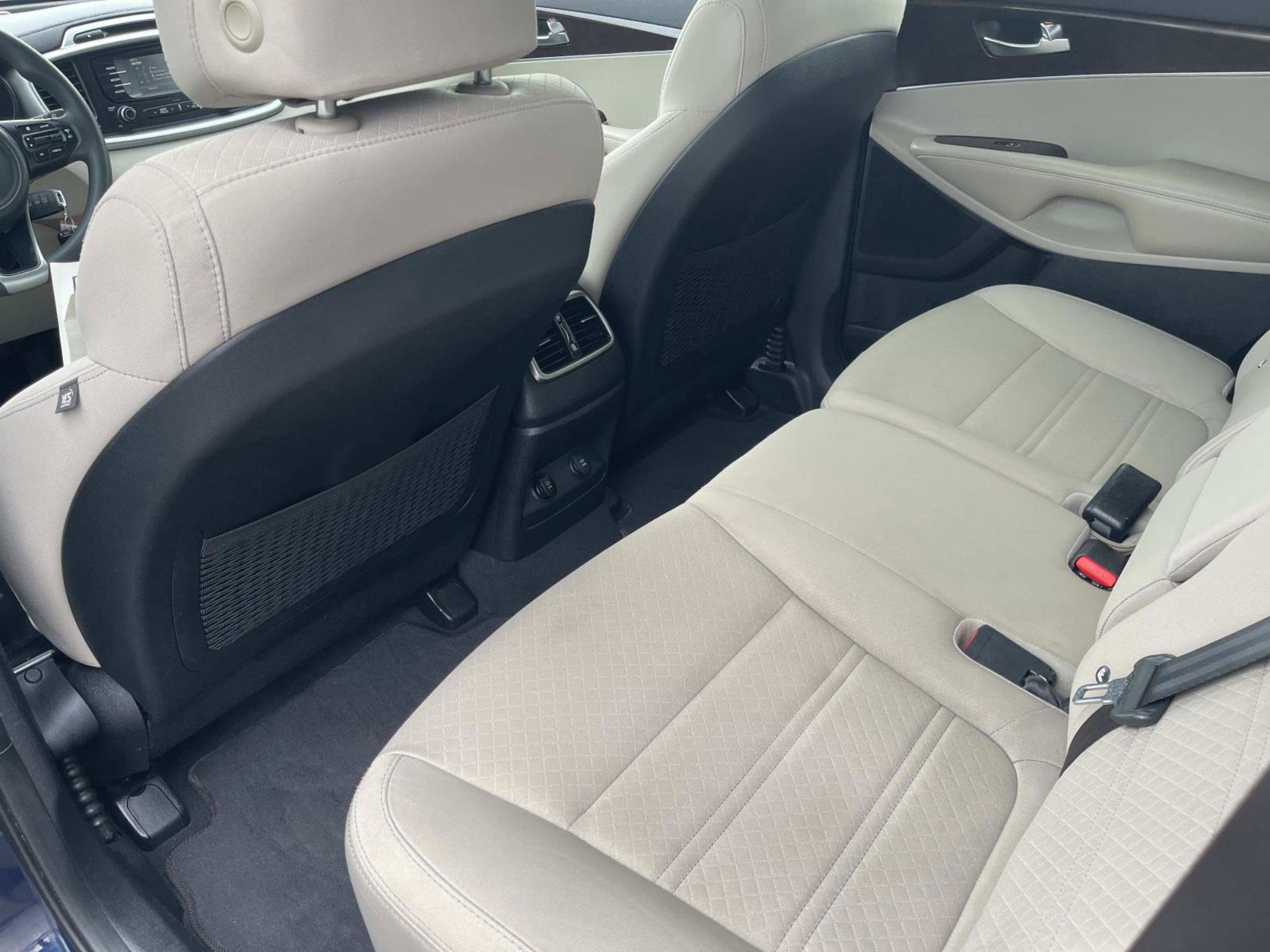 Used 2017 Kia Sorento FWD image 15