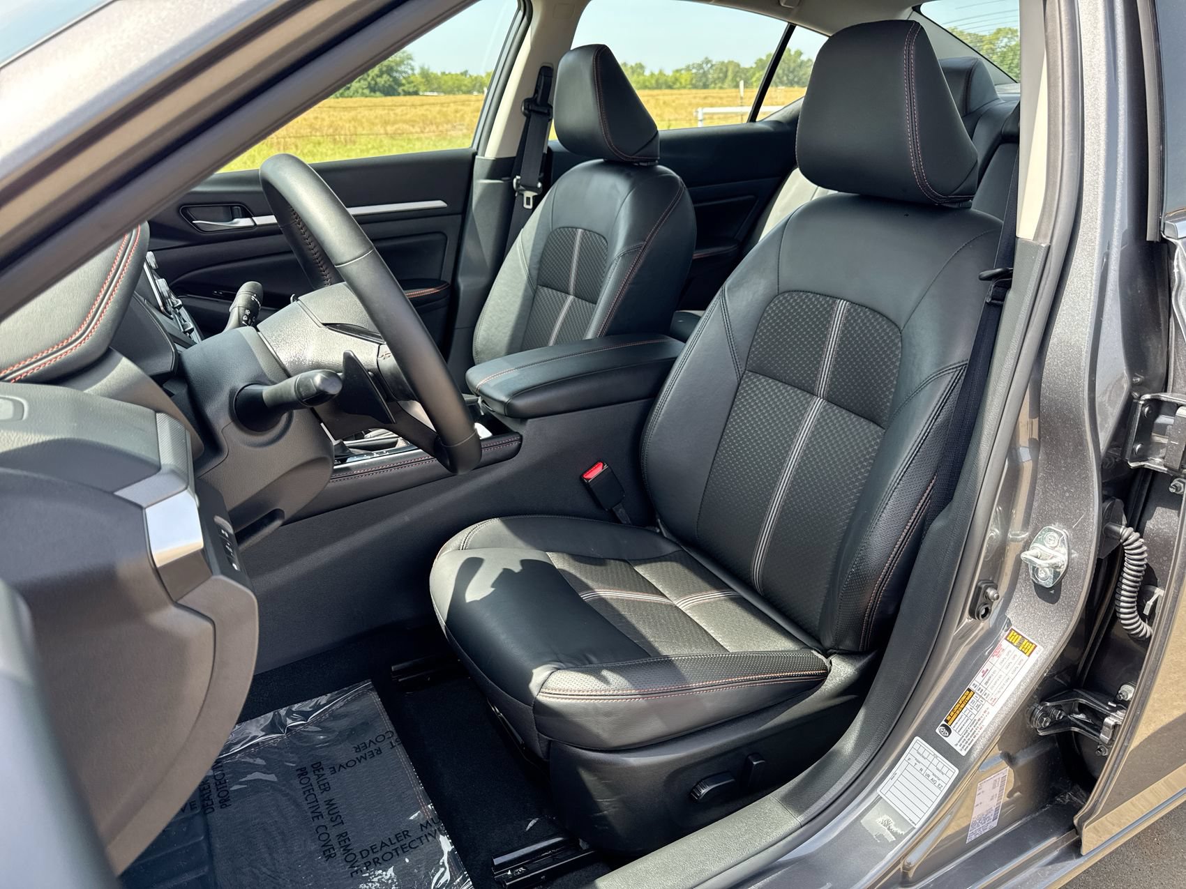 Used 2025 Nissan Altima 2.5 SR FWD image 11