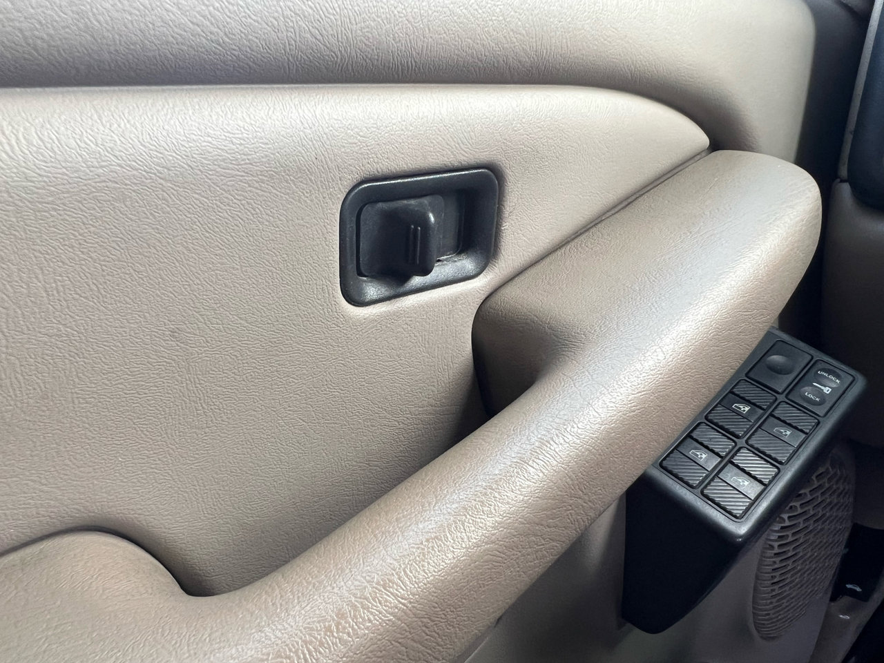 Used 2004 Chevrolet Silverado 2500 W/T image 40