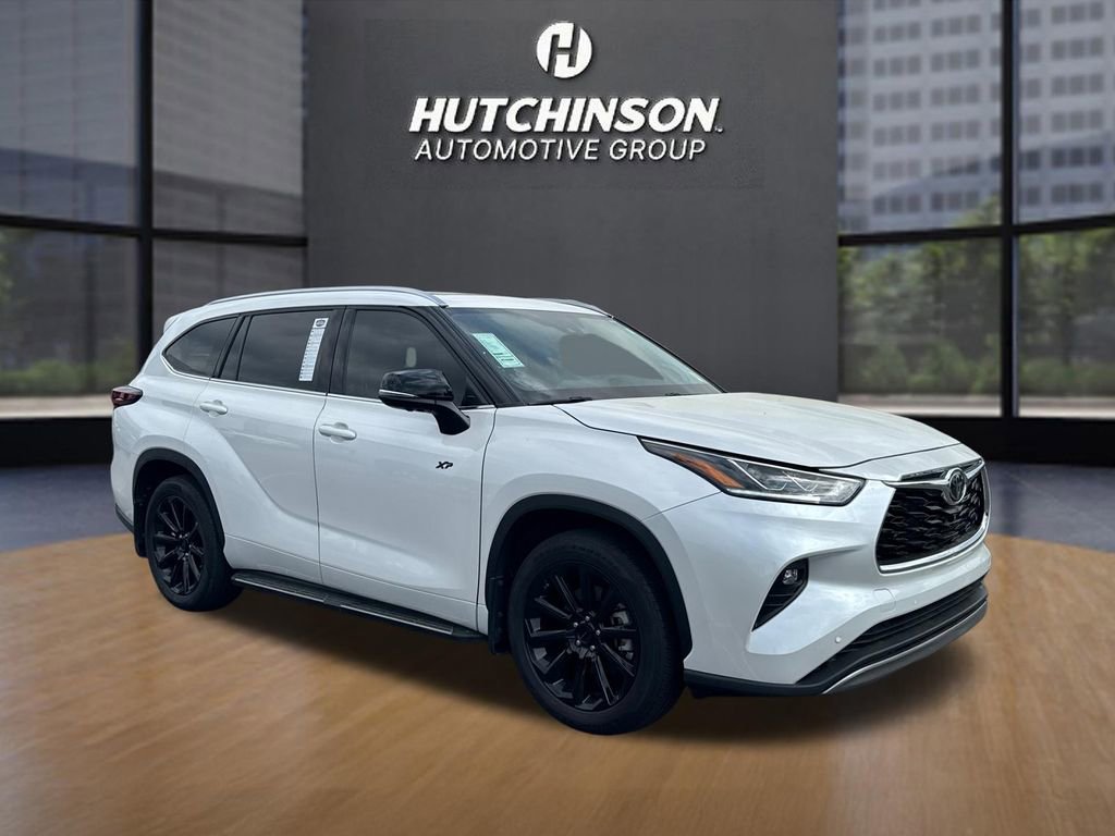Used 2024 Toyota Highlander Platinum image 1