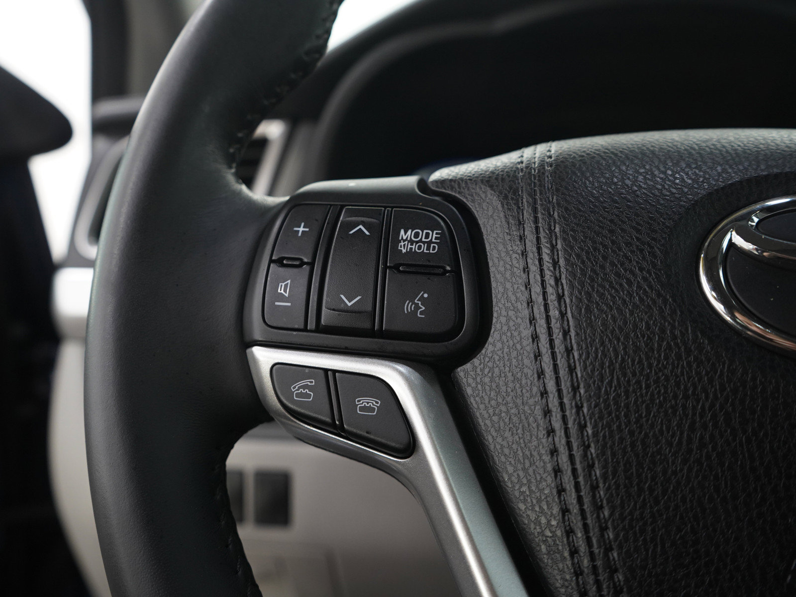 Used 2016 Toyota Highlander XLE AWD/4WD image 28