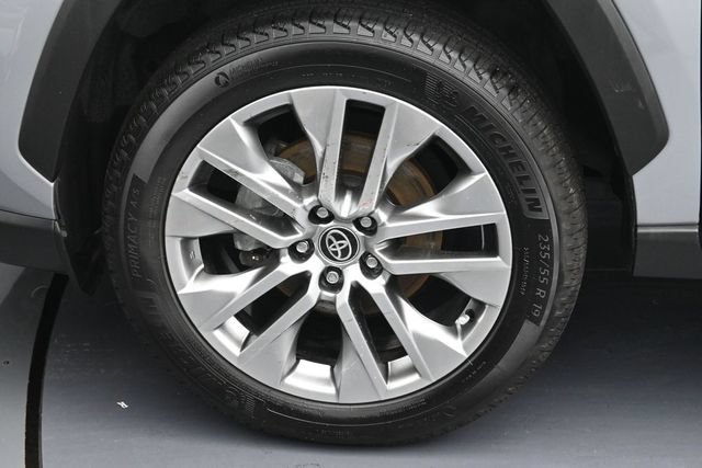 Used 2022 Toyota RAV4 XLE Premium AWD/4WD image 7