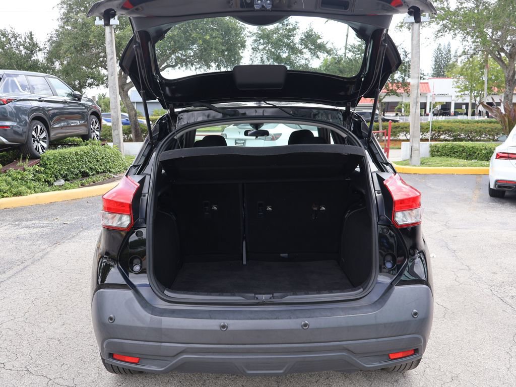 Used 2020 Nissan Kicks SV FWD image 16