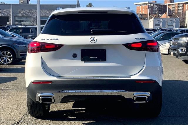 Used 2025 Mercedes-Benz GLA 250 4MATIC image 3