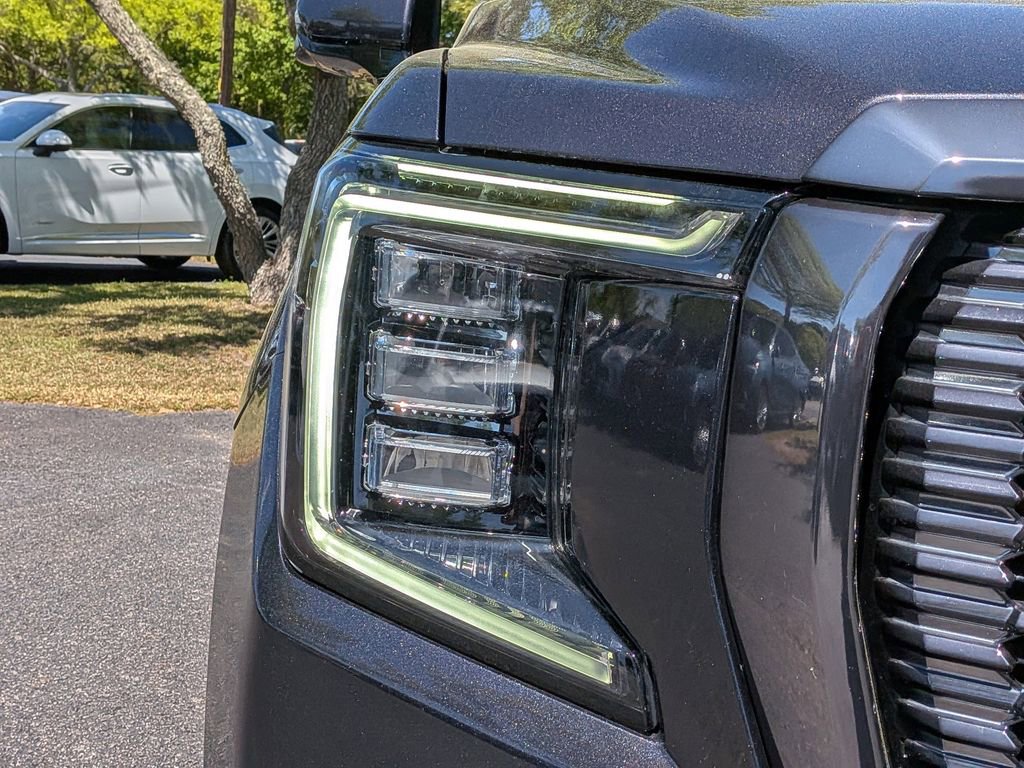 Used 2023 GMC Yukon Denali Ultimate image 11