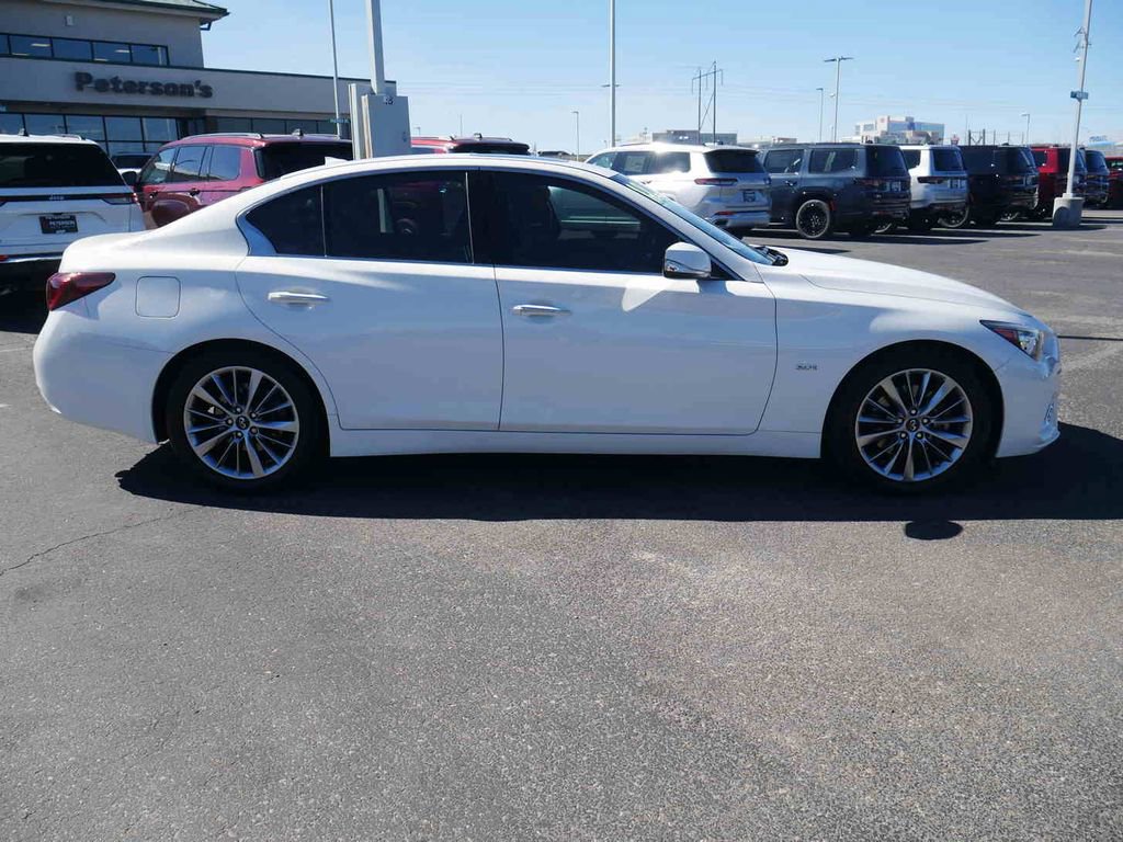 Used 2018 INFINITI Q50 Luxe w/ Cargo Package (L95) image 17