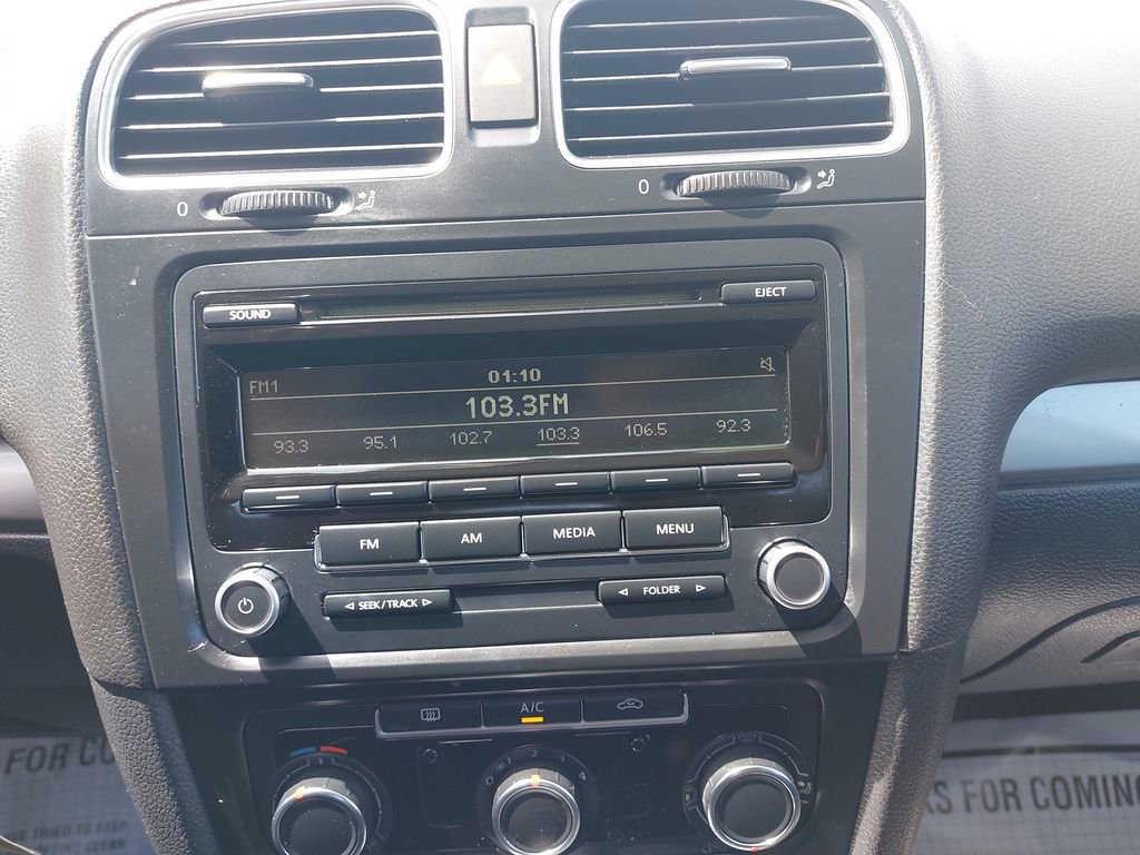 Used 2013 Volkswagen Golf 4-Door FWD image 16