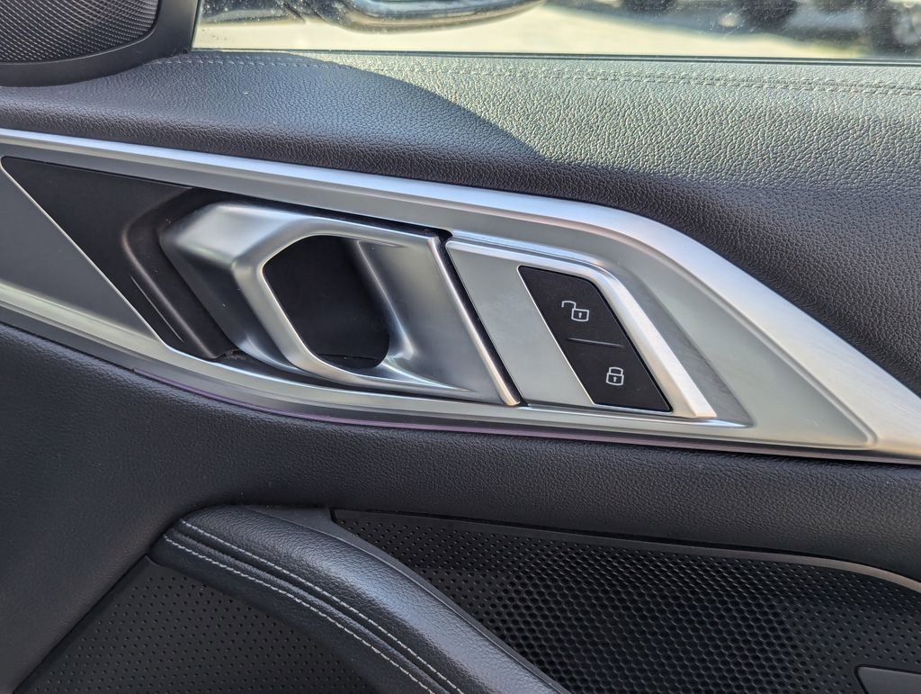 Used 2022 BMW M440i Convertible w/ Premium Package image 40