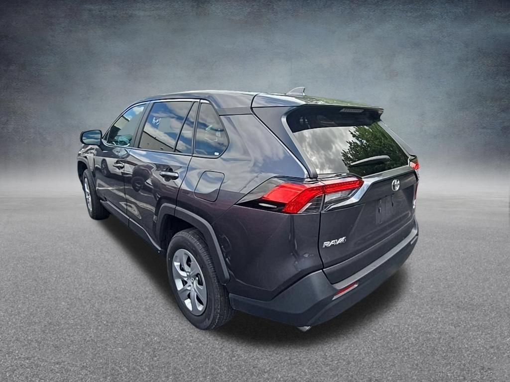 Used 2025 Toyota RAV4 LE AWD/4WD image 4