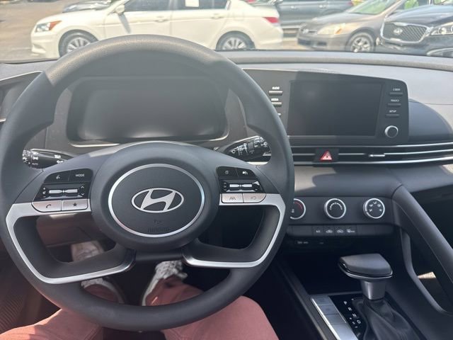 New 2026 Hyundai Elantra SE FWD image 16