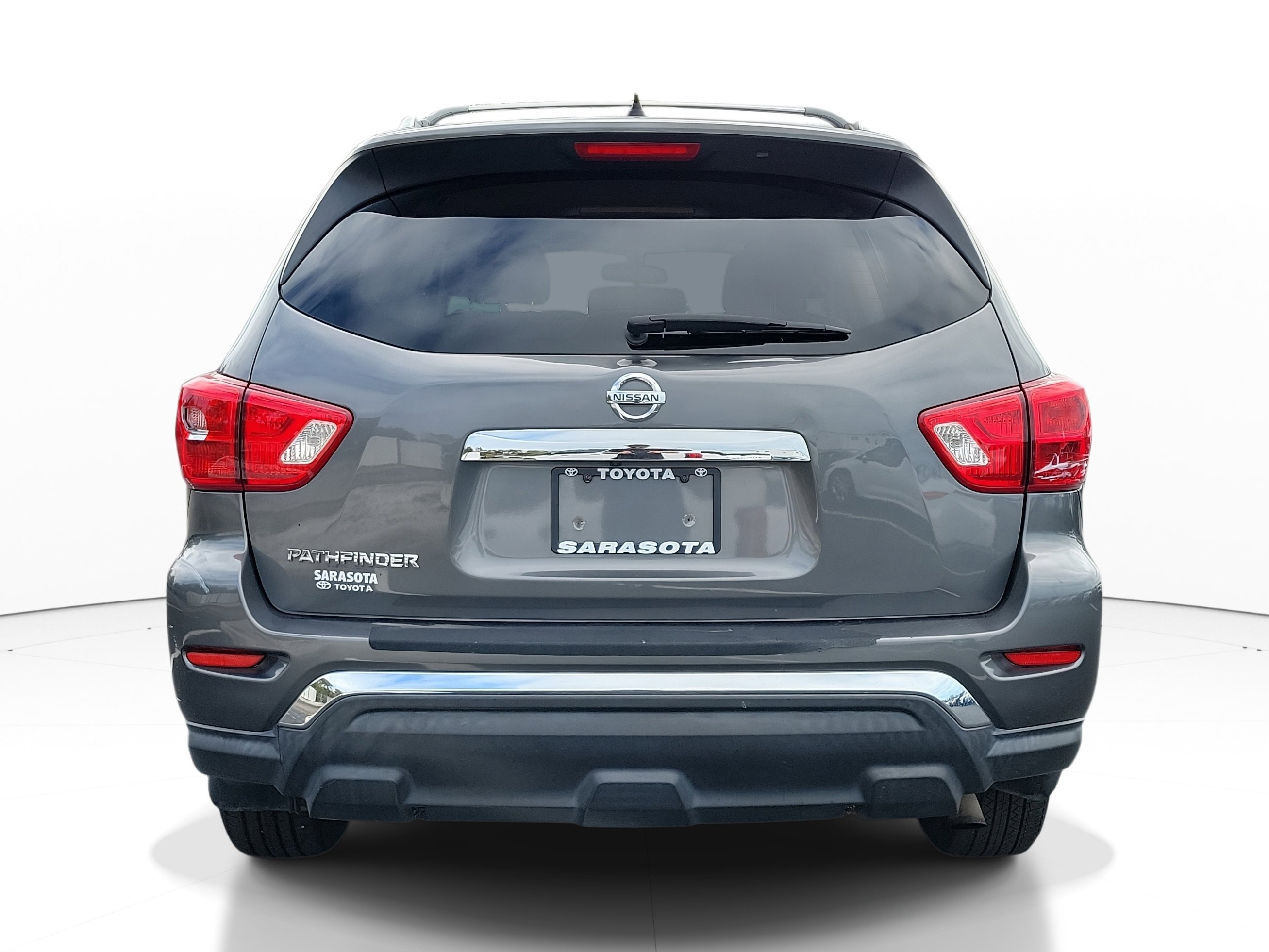 Used 2018 Nissan Pathfinder S image 5