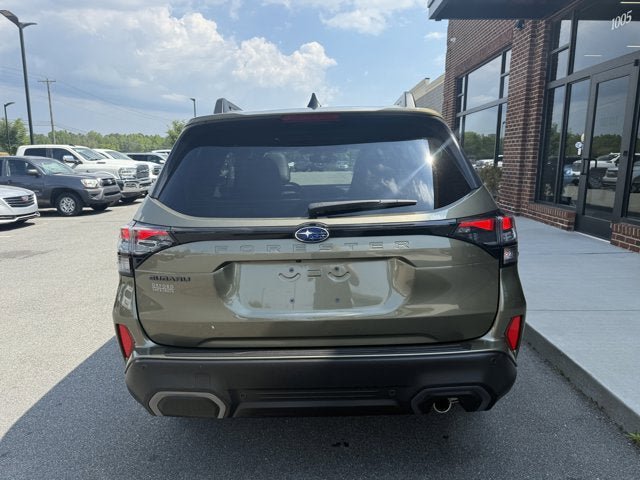 Used 2025 Subaru Forester Limited w/ Popular Package #1 AWD/4WD image 5