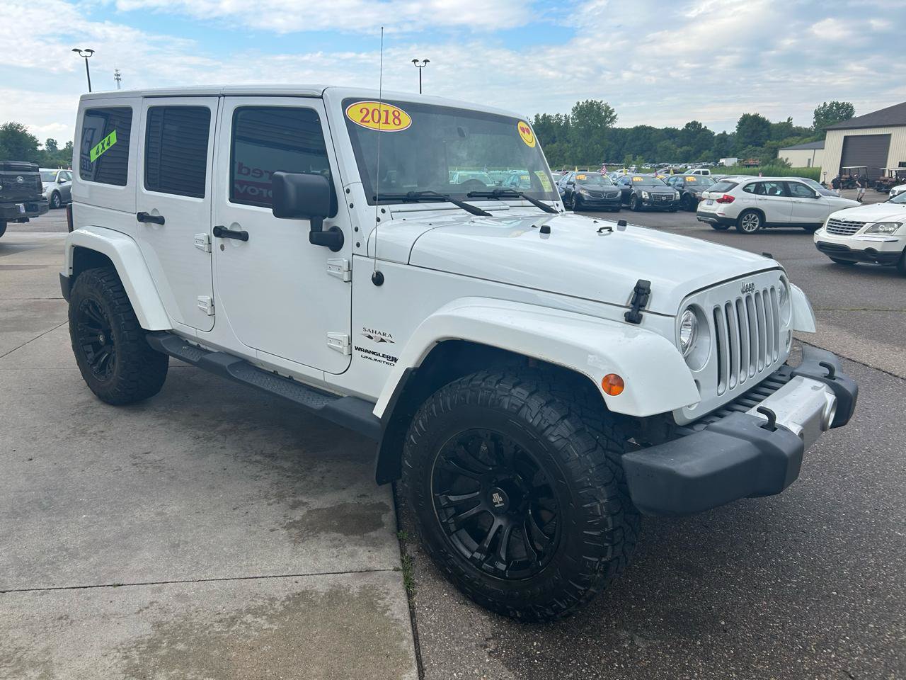 Used 2018 Jeep Wrangler Unlimited Sahara w/ Dual Top Group AWD/4WD image 3