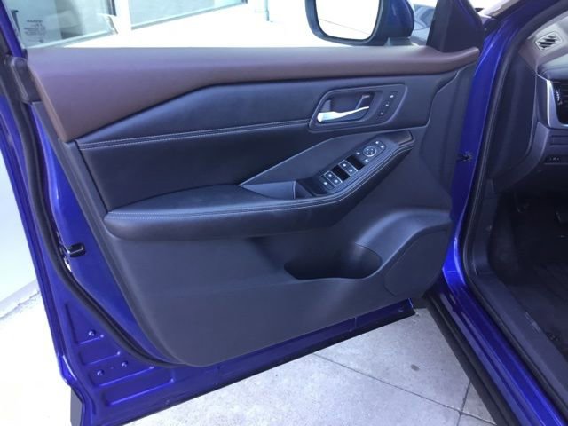 Used 2022 Nissan Rogue SL w/ SL Premium Package image 17