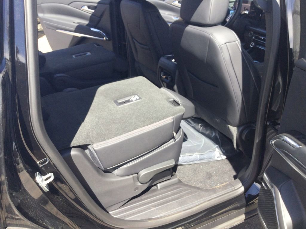 New 2025 Chevrolet Traverse LT w/ Enhanced Driving Package image 13