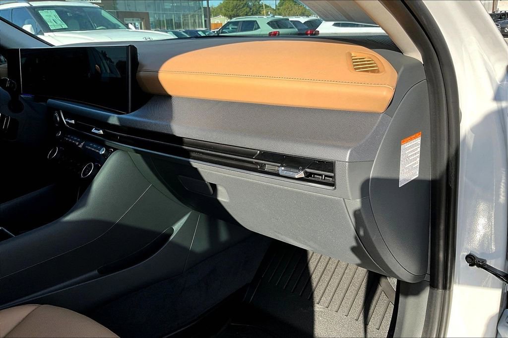 New 2025 Hyundai Sonata Limited image 18