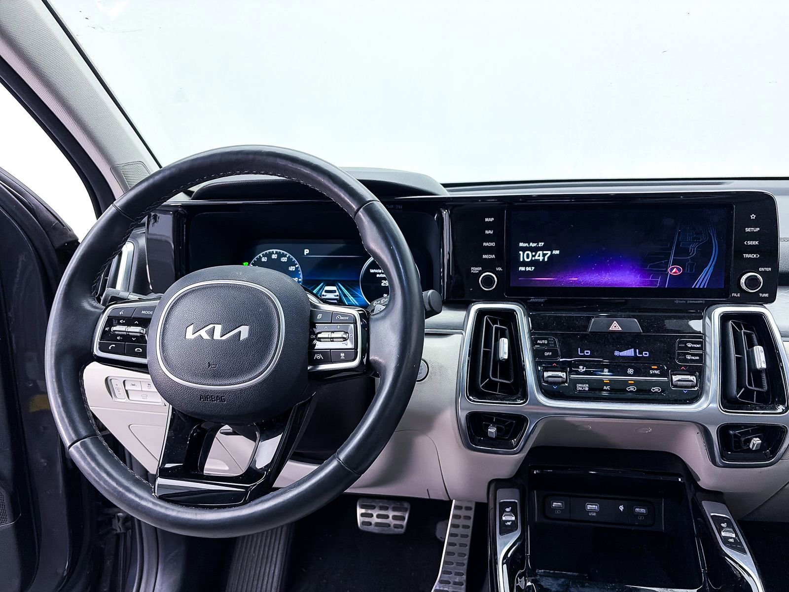 Used 2023 Kia Sorento SX Prestige w/ Panoramic Sunroof Package AWD/4WD image 5