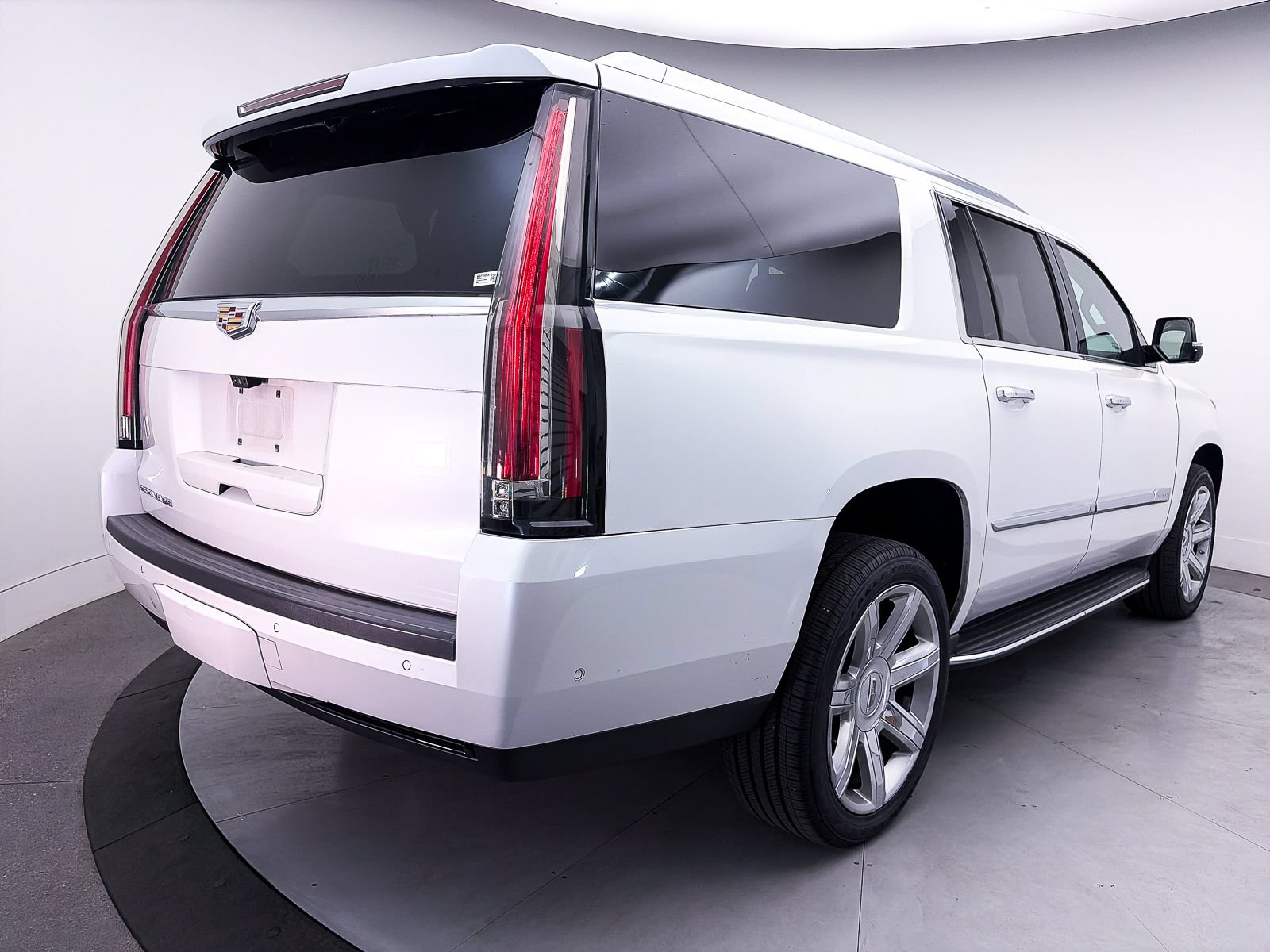 Used 2020 Cadillac Escalade ESV Luxury AWD/4WD image 14