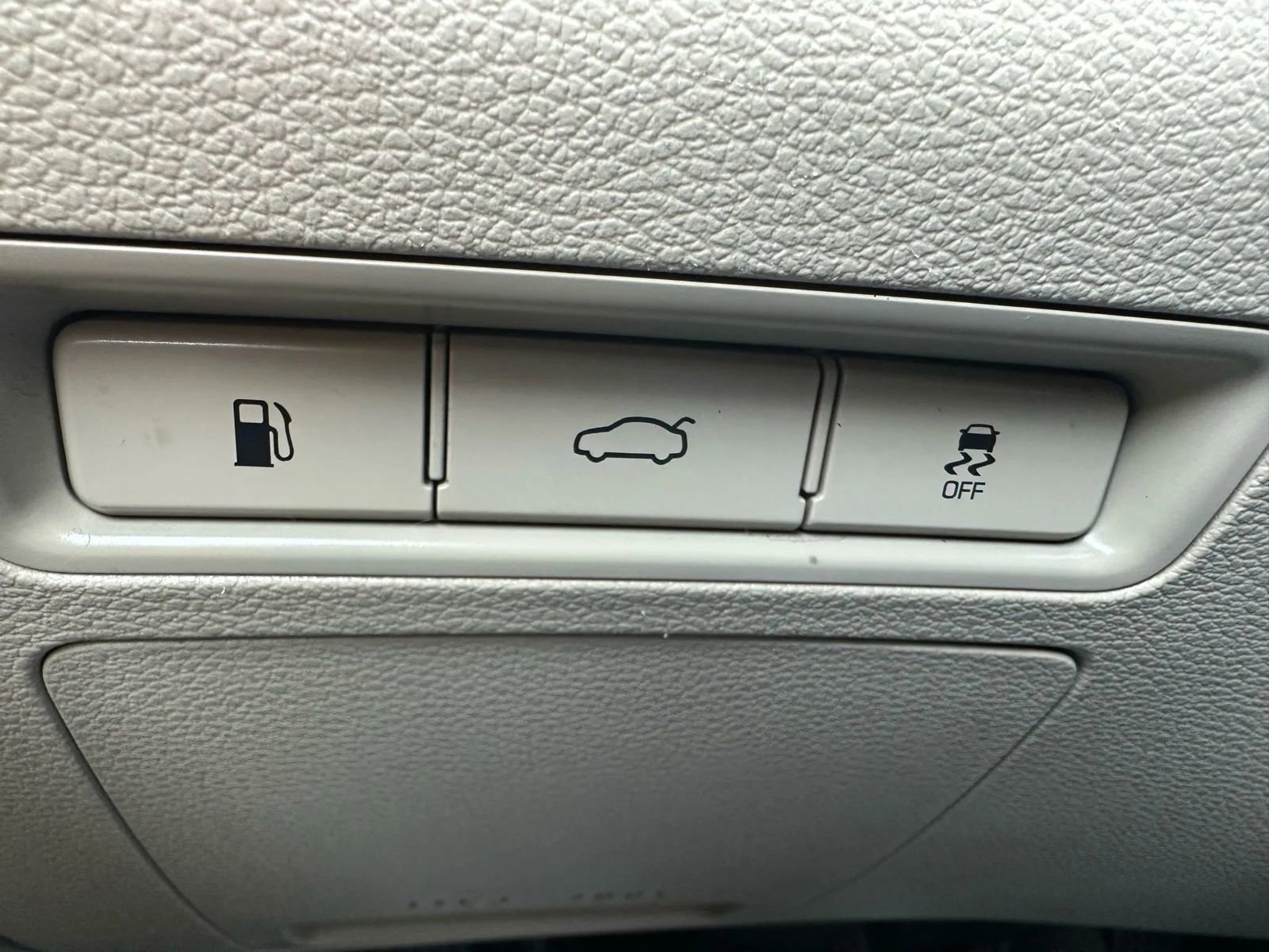 Used 2018 Hyundai Sonata SE w/ Cargo Package image 25