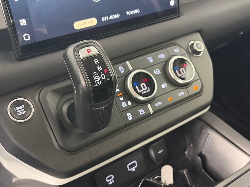 Used 2022 Land Rover Defender 110 image 21