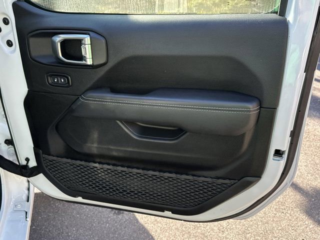 Certified 2023 Jeep Gladiator Overland image 16