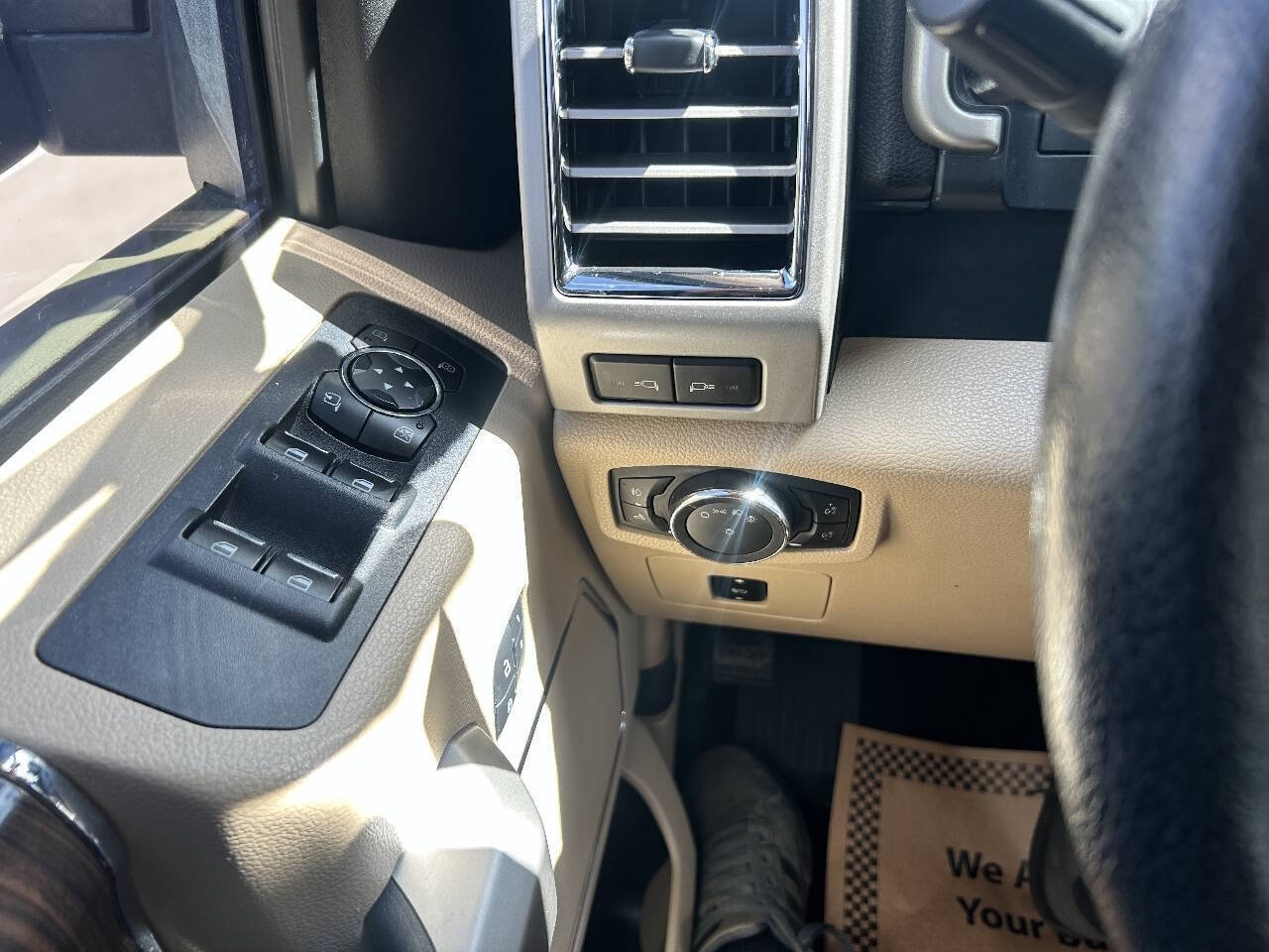 Used 2015 Ford F150 Lariat w/ Equipment Group 502A Luxury AWD/4WD image 17
