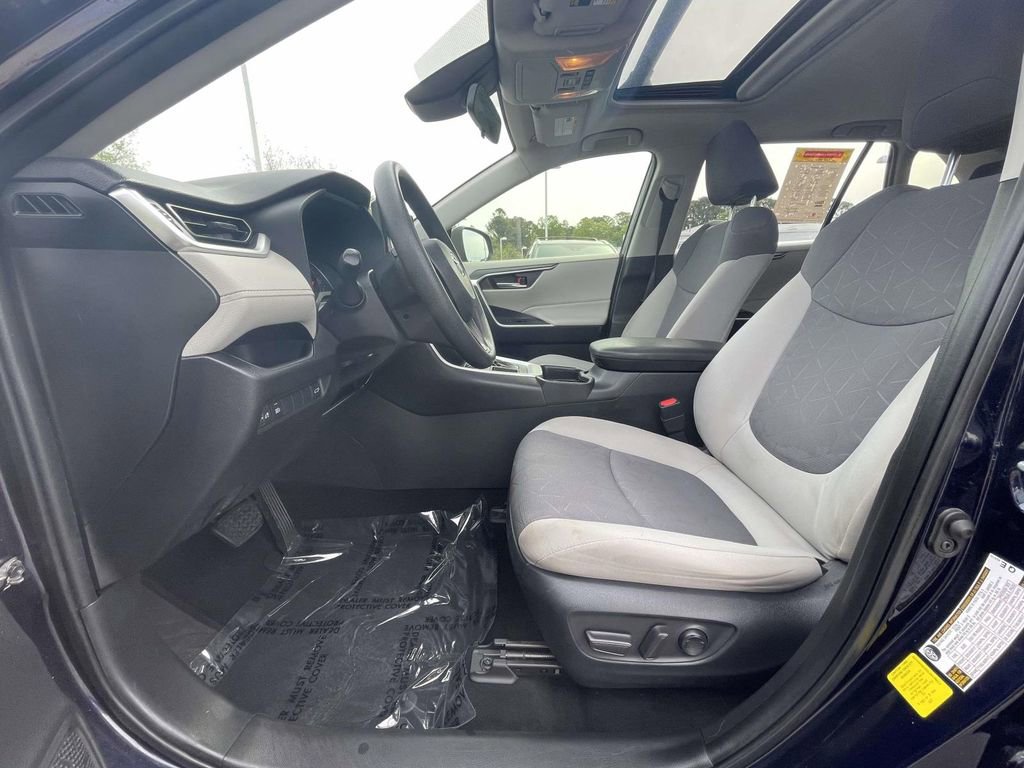 Used 2019 Toyota RAV4 XLE w/ Convenience Package image 19