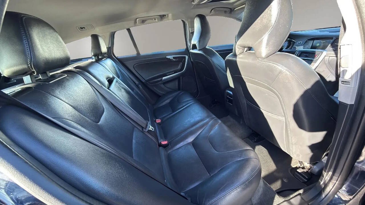 Used 2016 Volvo V60 T5 Platinum AWD/4WD image 11
