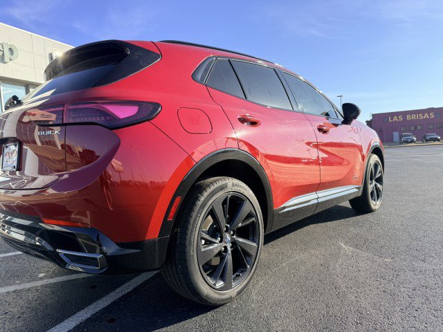 Used 2025 Buick Envision Sport Touring image 6