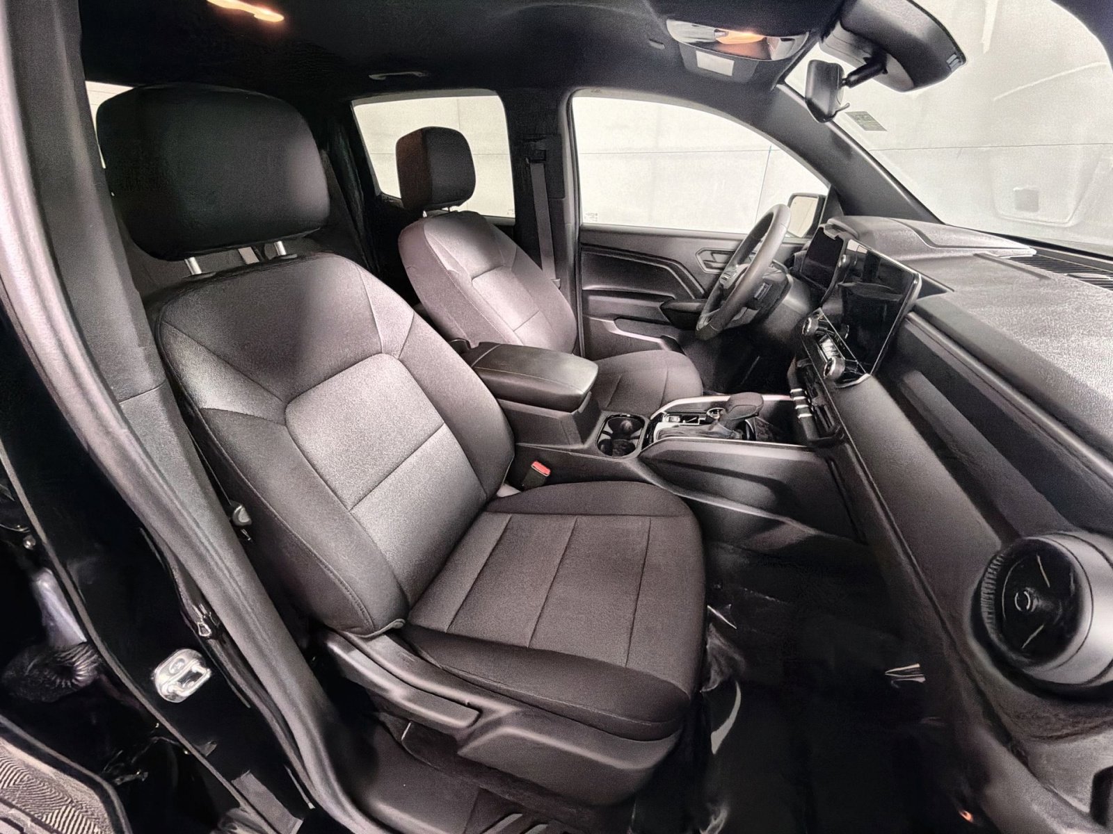 Used 2024 Chevrolet Colorado Trail Boss w/ Technology Package image 26