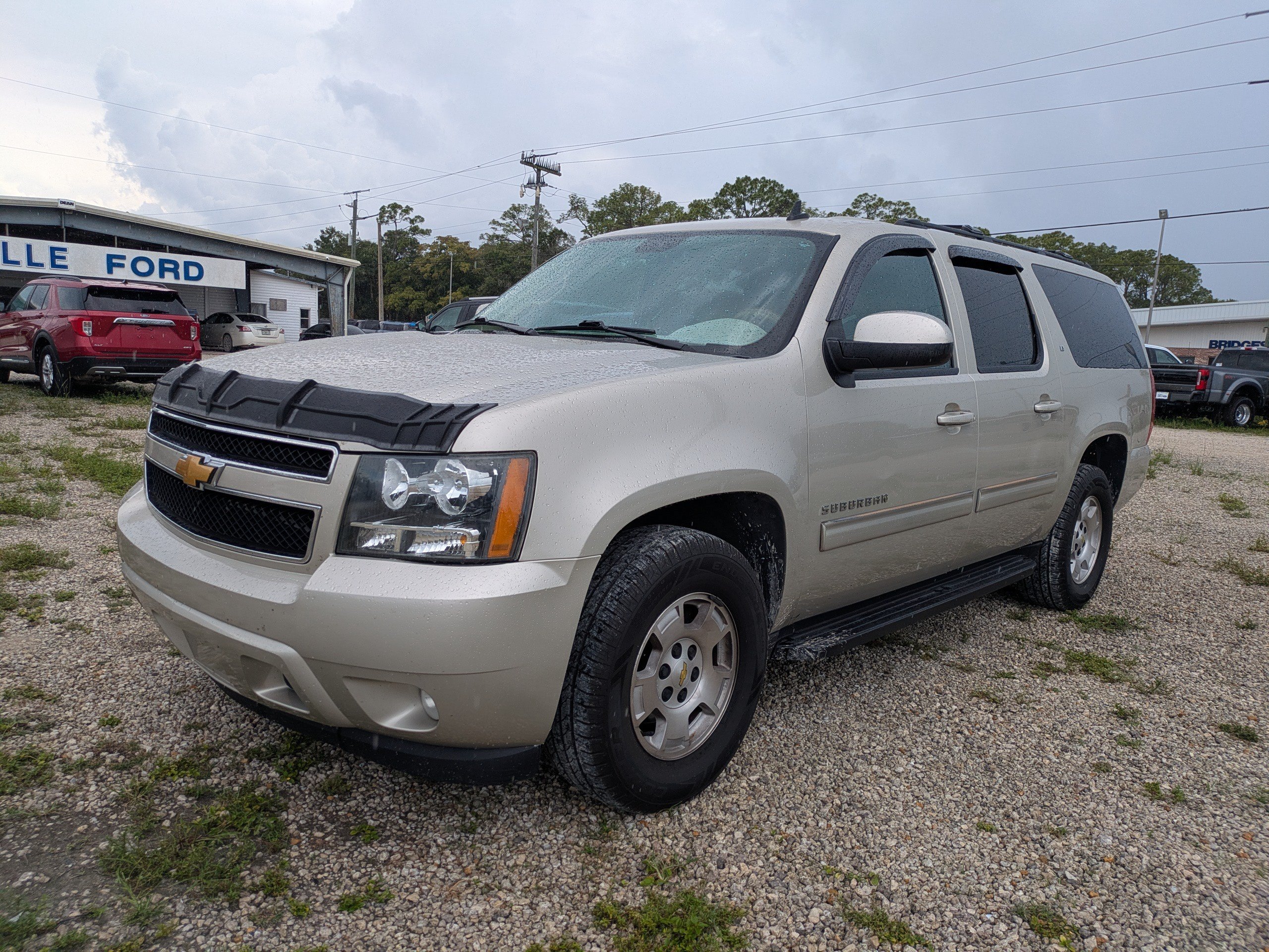 Used 2014 Chevrolet Suburban LT RWD image 8