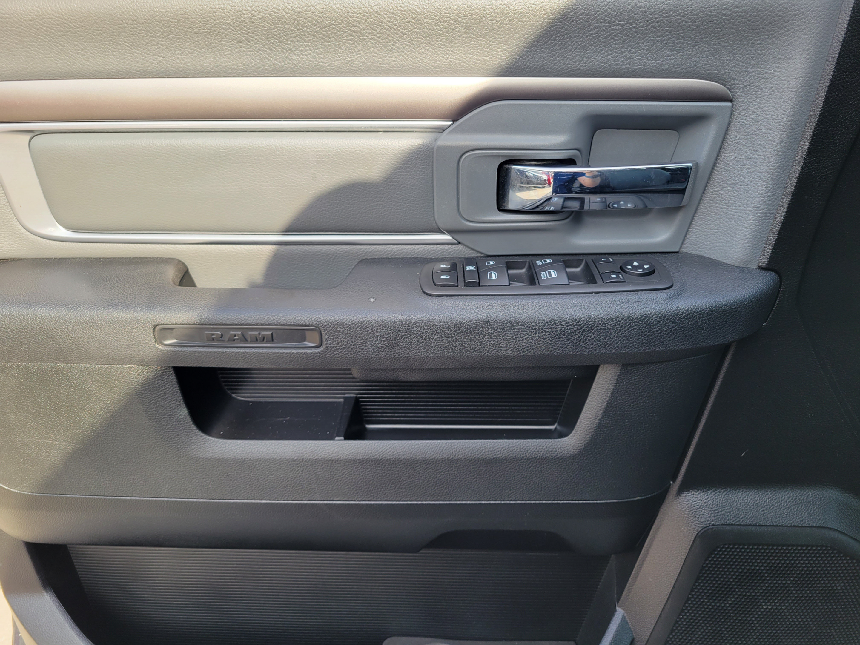 Certified 2024 RAM 1500 Classic SLT RWD image 12