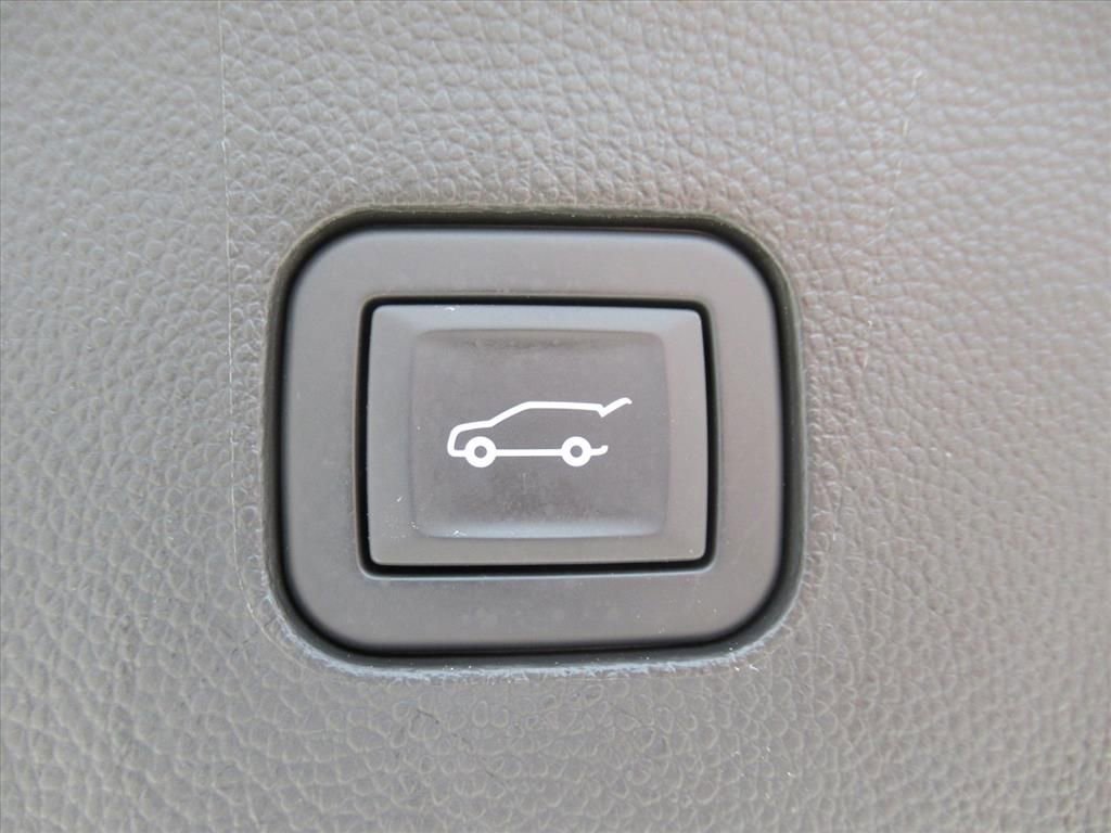 Used 2020 Buick Enclave Premium w/ Sun and Sites Package FWD image 36