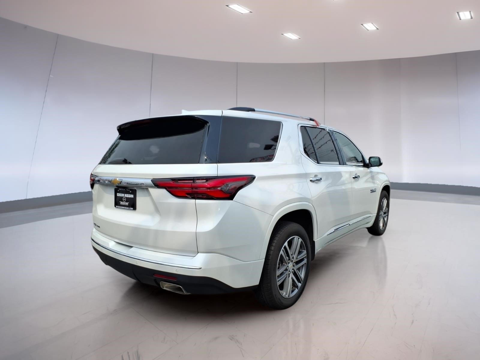 Used 2023 Chevrolet Traverse High Country AWD/4WD image 4